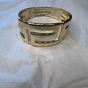 Golden gate heavyweight clasp bracelet (New Without Tags)